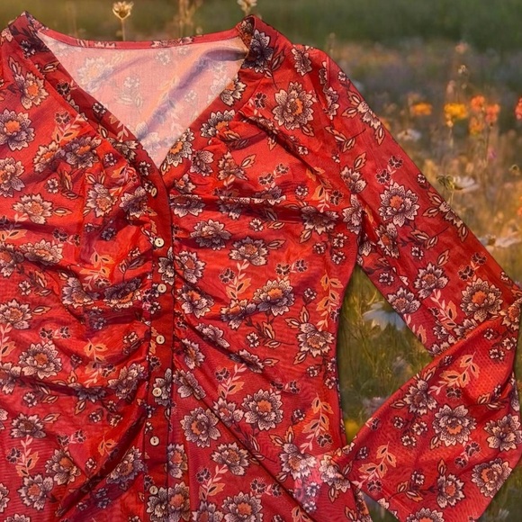 Floral Rushed Red Button Down Blouse XXL - Picture 2 of 5